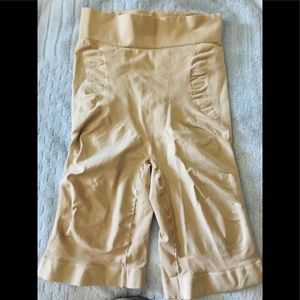 Barely there shape wear size M